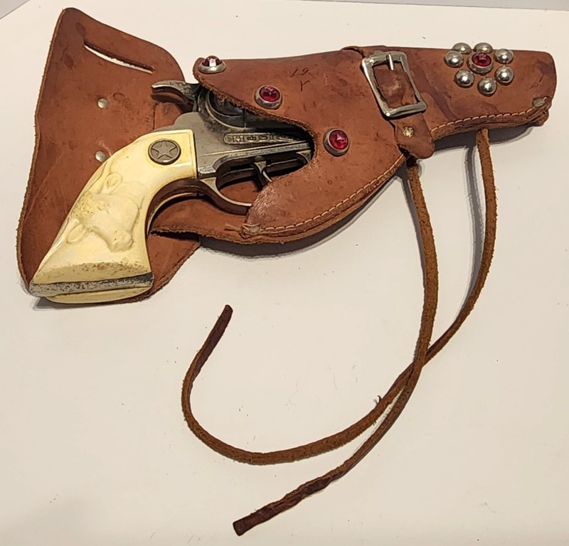 Vintage 1950s Hubley MARSHALL Cast Metal Toy Cap Gun W/ Leather Beaded Holster