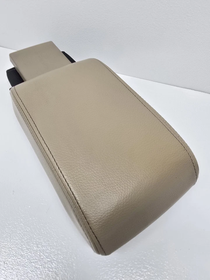 06 07 08 09 Apoyabrazos tapa consola Lincoln Zephyr, beige Foto 3 de 4