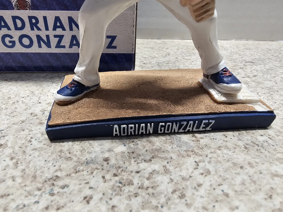 Adrian Gonzalez Los Angeles Dodgers MLB 2015 SGA Bobblehead GG REPARADO - Imagem 3 de 4