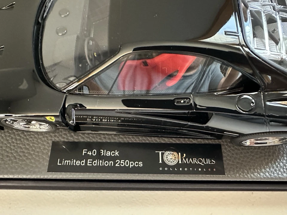 Top Marques Ferrari F40 1/18 - negro - nuevo en caja Foto 2 de 4