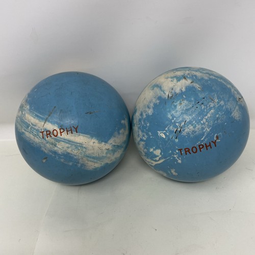 Trophy Brand Duckpin Candlepin Bowling Balls 4.93”Light Blue White