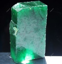 Certified 1055.00 CT Colombian Green Emerald Natural Rough Huge Loose Gemstone