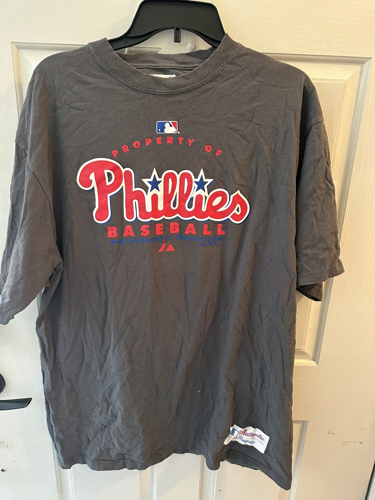 Philadelphia Phillies Men's T Shirt by Majestic Size Large
