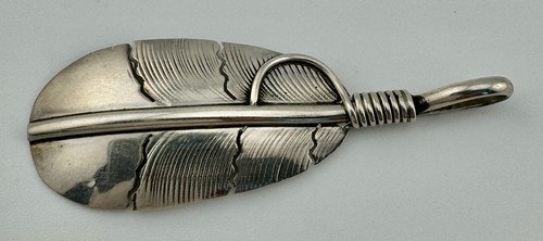 CHARLEY Signed Navajo Feather Pendant Vintage Sterling Silver 6.6g - Picture 2 of 5