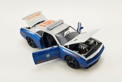 2010 DODGE CHALLENGER SRT8 1/18 scale DIECAST CAR ACME A1806018 | eBay