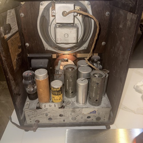 VINTAGE  RARE  PHILCO  Tombstone 60MB. 15.000 Tube Radio Made In 1934 READ - Afbeelding 7 van 14