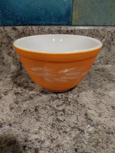 Vintage Pyrex Small Bowl Autumn Harvest Wheat Orange 750 ml #401