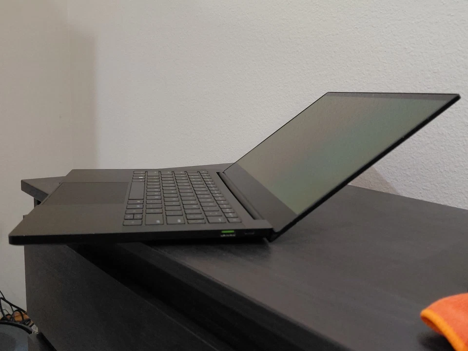 Razer Blade Stealth 13 i7-1165G7 16GB RAM 512GB SSD GTX 1650 Ti FHD 60Hz - Image 3 of 4