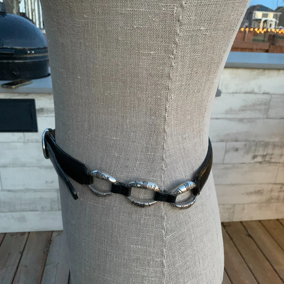 Cinturón Brighton Vintage Cuero Negro Mujer S/M Plateado Conchos Hebilla Años 90 Western Foto 3 de 4