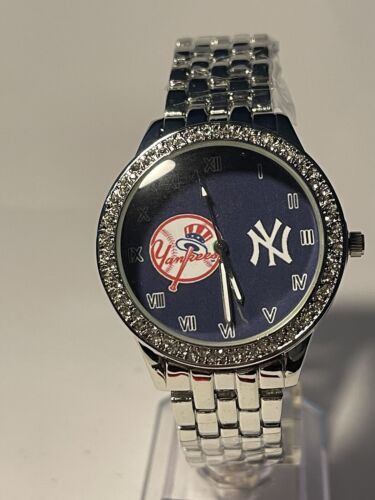 Montre femme de luxe en acier inoxydable New York Yankees MLB NEUVE - Photo 1 sur 9