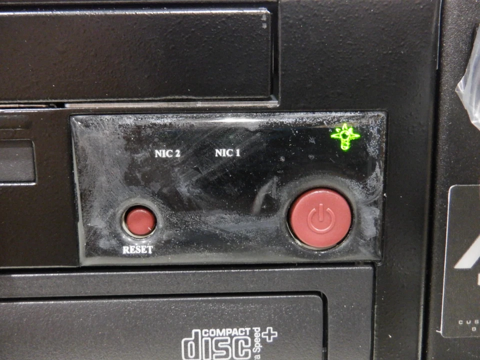 SUPERMICRO CSE-823i-550LPB 2U RACKMOUNT SERVER CHASSIS  - Image 3 of 4