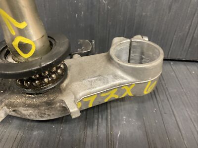 2007-2008 Kawasaki Ninja ZX6R Bottom triple tree suspension bridge