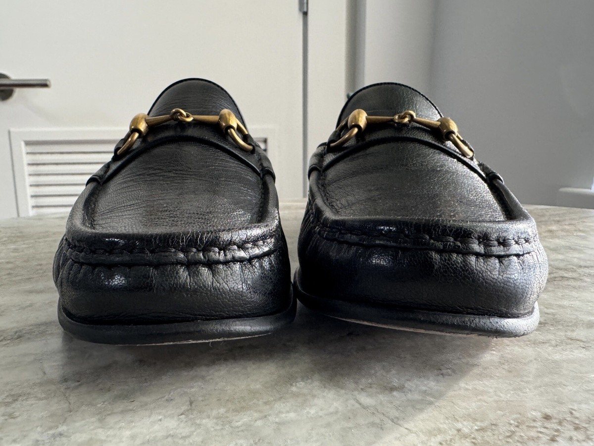 GUCCI Betis 1953 Black Leather Horsebit Loafers US 9 Gucci 8.5 Jordaan $1100 Gucci 1953 Horsebit Loafer Bee Embroidered Black Leather 8.5  main image 2