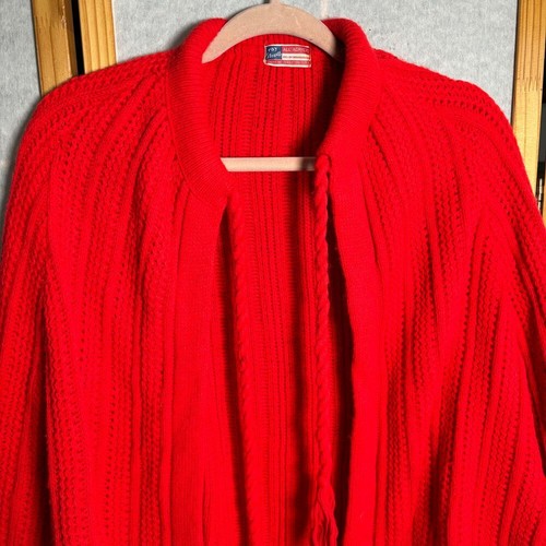 Vintage Women's One Size Red Knit Fringe Shawl Poncho Tie Neck Acrylic USA - Picture 2 of 13