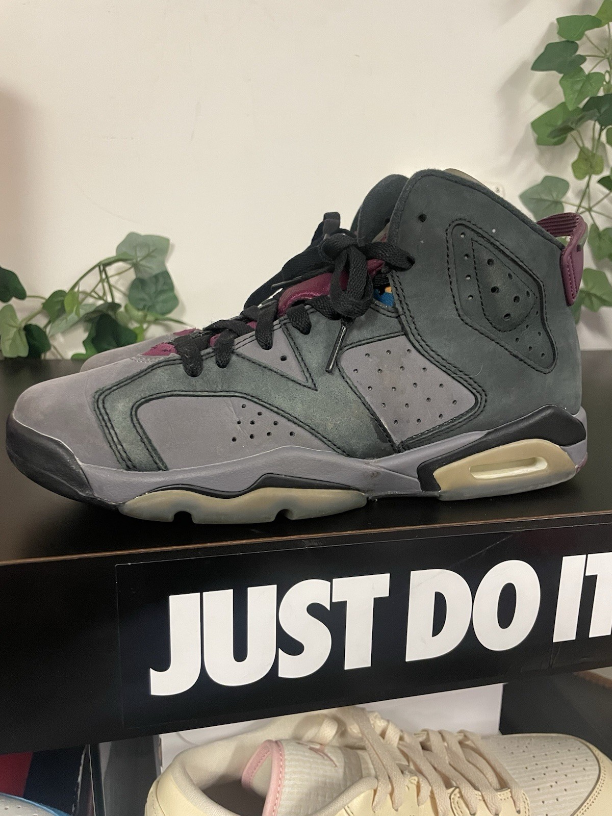 SAOLA Taglia 7Y Jordan 6 Bordeaux Nero Viola Scamosciato Gomma (384665 063) Classico Raro