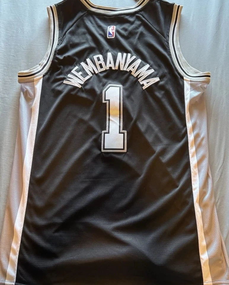 Баскетбольная футболка Энтони Эдвардса из Timberwolves Victor Webamyama размер большой новая - Изображение 3 из 4