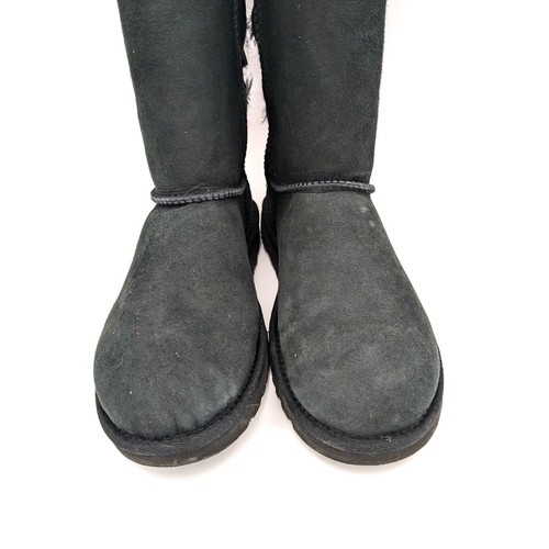 UGG Bailey Bow Tall II Damen Wildleder Lammfell Stiefel Schwarz Größe US8 EU39 - Bild 3 von 12