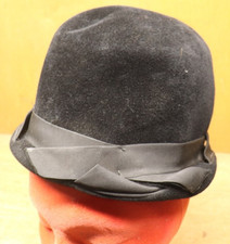 Vintage 1950's Lucila Mendez Exclusive BLACK Pillbox Hat   NY Designer Italy