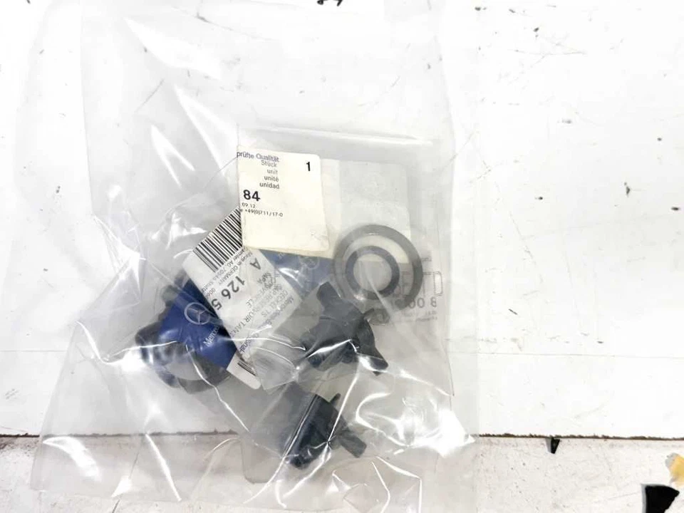 Kit de enchufe tanque de expansión Mercedes 1265000084 OEM W116 W123 W126 W201 nuevo Foto 4 de 4