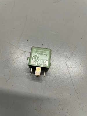 Siemens 8366600 BMW E30 E32 E34 E36 E38 E39 Relay V23134-K59-X222