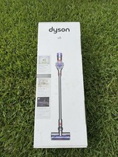 Dyson V8 Cordless Stick Vacuum Motorbar Pet Silver 400473-01 New Sealed