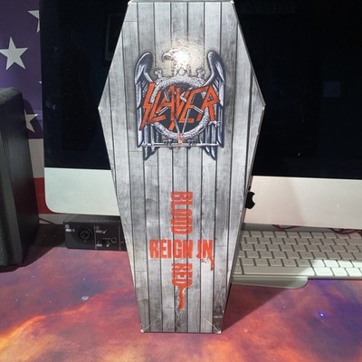 SLAYER REIGN IN BLOOD LEERE WEINFLASCHE mit Sargkoffer 
