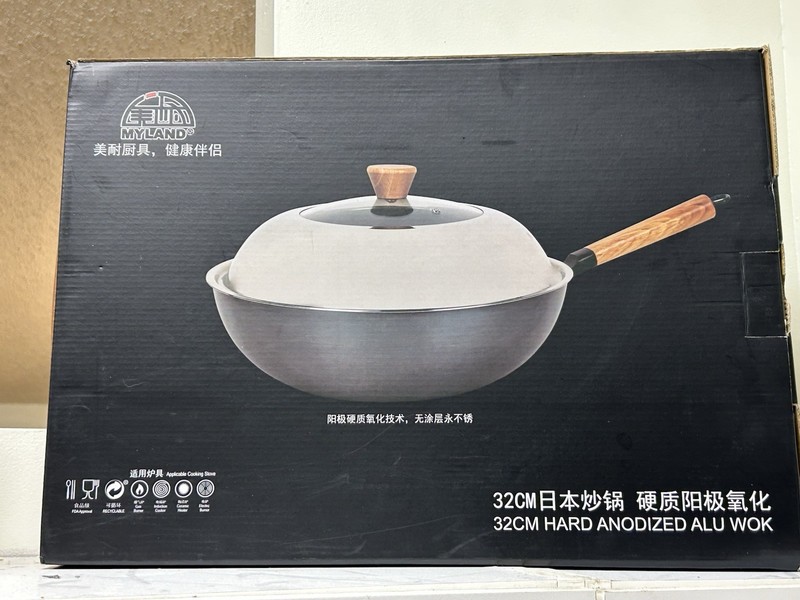 Large WOK NIB Hard Anodized ALU WOK 32 CM. Myland Never Used. Never Used