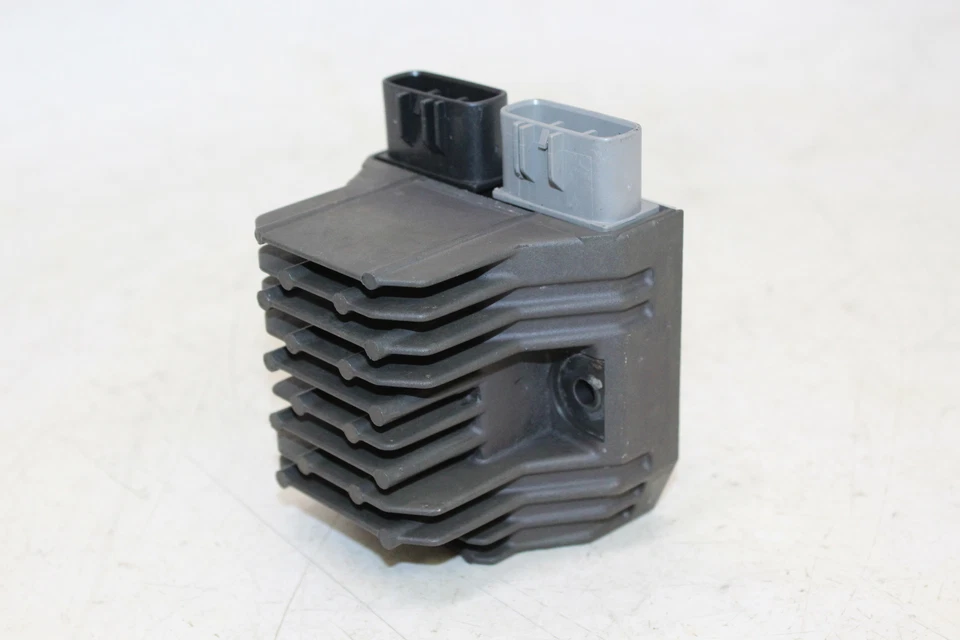 Yamaha Yzf R1 2006 rectificador regulador de voltaje Foto 2 de 4