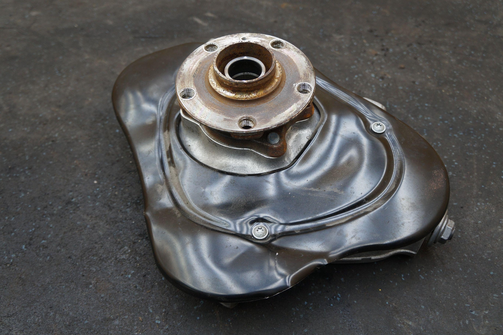 Front Left Spindle Knuckle Hub Wheel Bearing 4T0407245B OEM Lamborghini Huracan