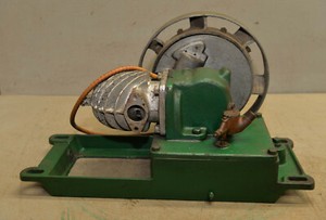 Antique single cylinder motor patent S214 Maytag 82 base and collectible engine