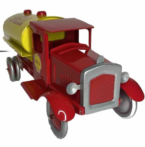 SpecCast - Vintage Steel "Shell Oil Tanker Truck" Stamped Steel (1/18th) Scale - Picture 6 of 12