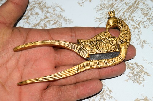 Peacock Betal Cracker With Iron Edge Royal Brass Sarota Nut cracker Holder EK336 - Picture 6 of 11