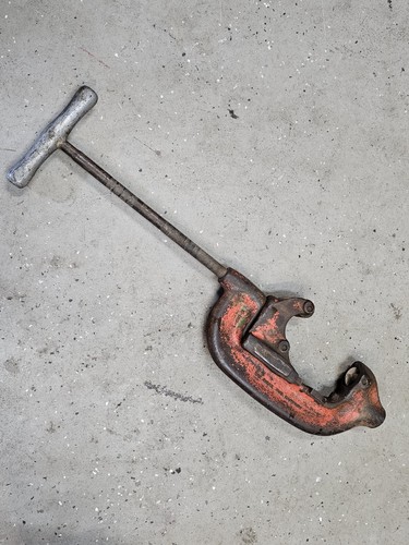 RIDGID NO. 4-S HEAVY DUTY PIPE CUTTER 2" TO 4"