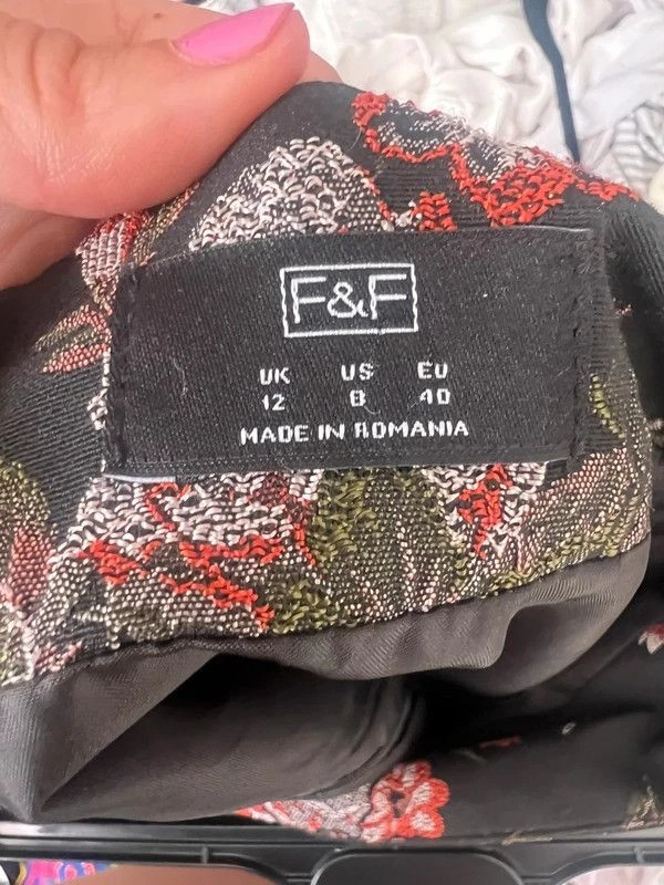 Vintage 1990s Pencil skirt Asian-inspired floral embroidery - Image 3 of 4