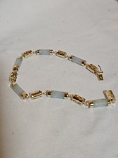 VINTAGE 14K GOLD & CELEDON JADE 8.25