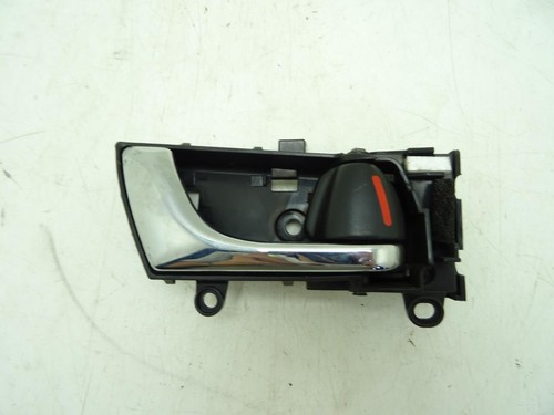 PORTIERGREEP BINNEN RECHTS ACHTER Subaru Legacy (BM) 61051AG000JC - Afbeelding 1 van 3