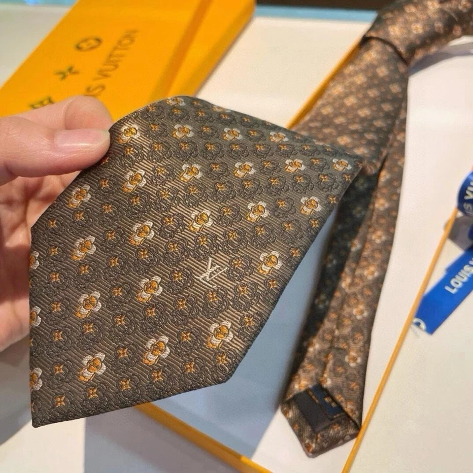 Corbata Louis Vuitton Monograma Sarga Jacquard Flor Marrón 3*58 pulgadas Foto 2 de 3