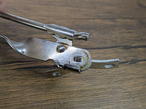 Vintage - 6¼" Ekco Miracle Can Opener, Metal Hand Held Mouse Ear Handle - Picture 6 of 13