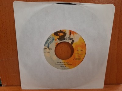 Italy 45 / Dalida / 1967 / Dan Dan Dan / Amare Per Vivere