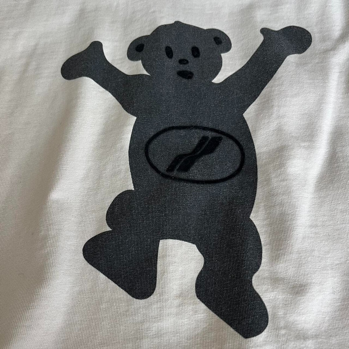 【関税込み】We11done グレー Teddy Tシャツ We11done Charcoal Embroidered Teddy Bear T-shirt for Men | UJNG
