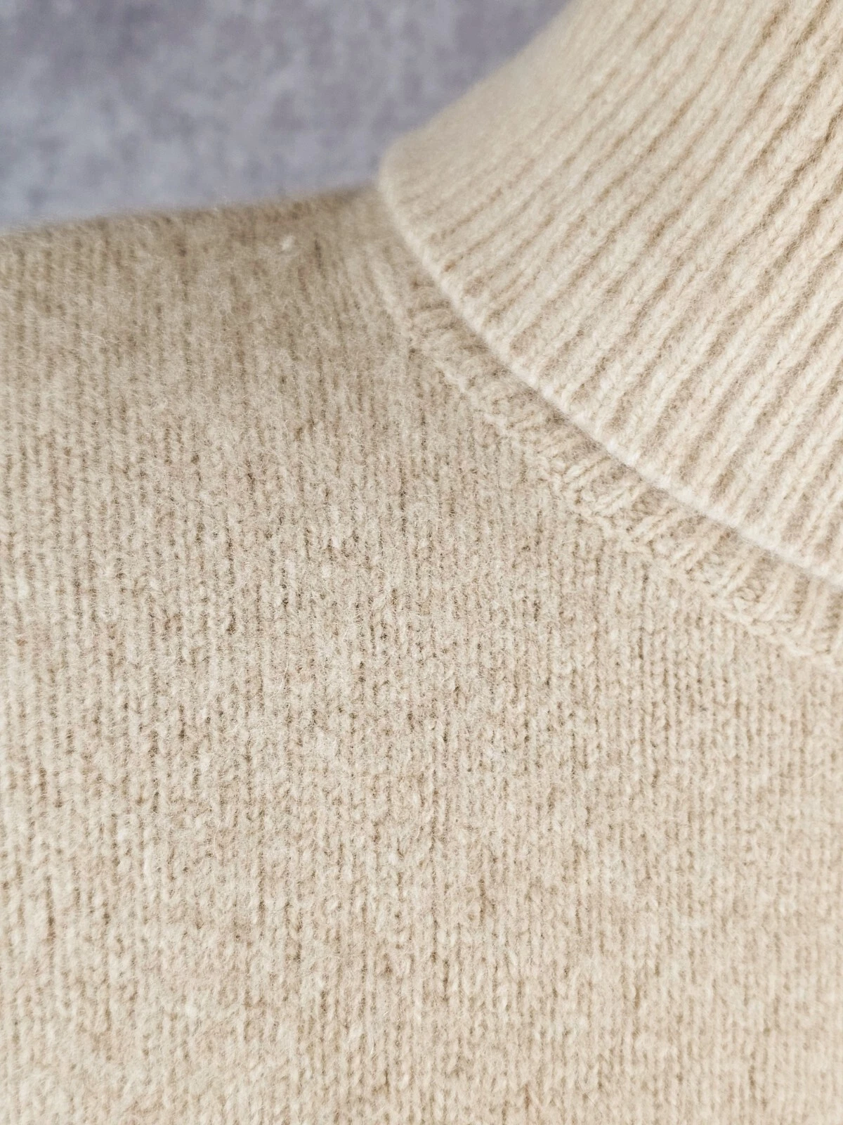 sweaty-betty oatmeal wool yak turtleneck knit long sleeve euc sweater