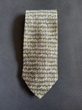 CROFT & BARROW VINTAGE MENS NECKTIE ALL SILK USA MADE GREEN GEOMETRIC