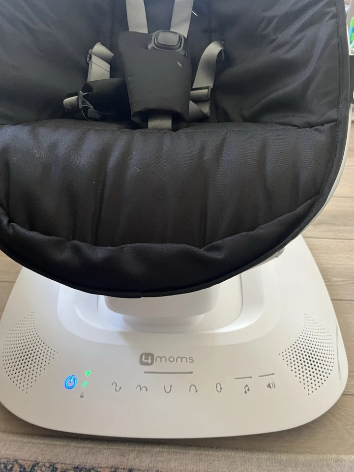 Columpio para bebé 4moms mamaRoo multi-movimiento conectividad inteligente - negro Foto 2 de 4