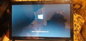 hp Laptop ohne zubehöhrDie ladebuchse vom Laptop hat ein ein wacklerDeshalb ve