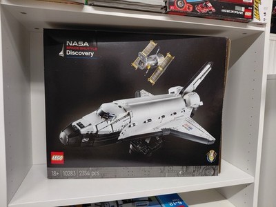 LEGO 10283 NASA Space Shuttle Discovery