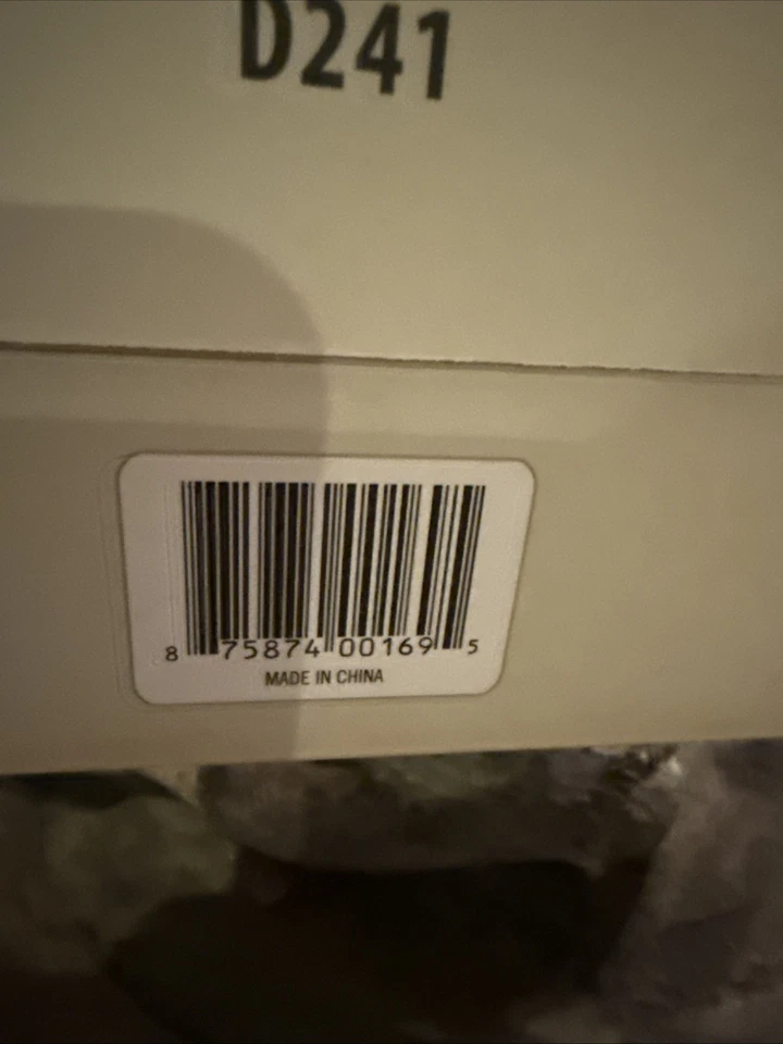 Vortex Optics Diamondback Binocular 10x42 DB 241 Green Free Shipping - Image 4 of 4