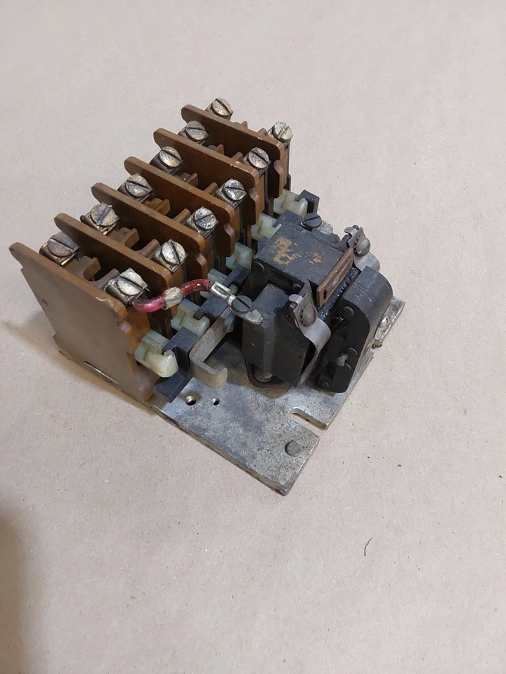 Joslyn Clark  PM CONTROL RELAY  5U6-2-76 Foto 2 de 2