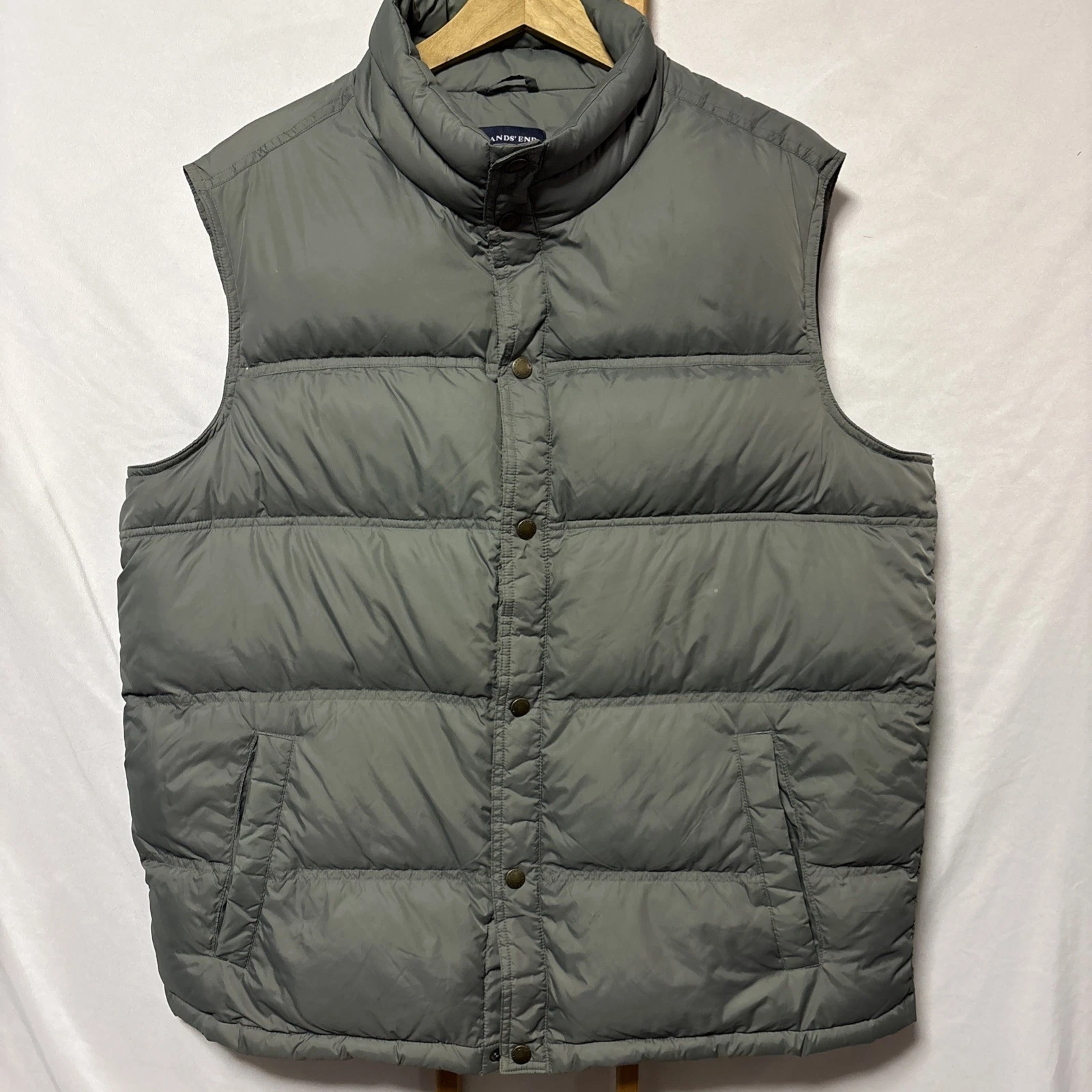 Lands End Gray Down Puffer Vest Men’s L 42-44 Pockets Insulated Full Front Snap