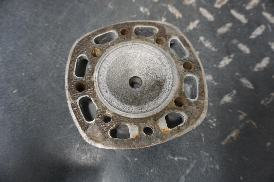 1981 John Deere OEM Liquifire 440 Cylinder Head - Image 3 of 3