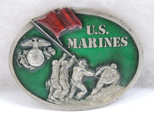 Vintage 1982 US Marines Belt Buckle Cast Relief Bergamont Brass Enamel USA L-132 - Picture 2 of 8